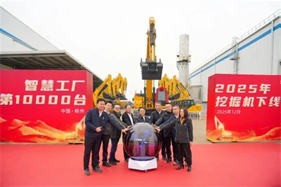 10.000 einingar rúlluðu af framleiðslulínunni! Liugong Intelligent Excavator ...